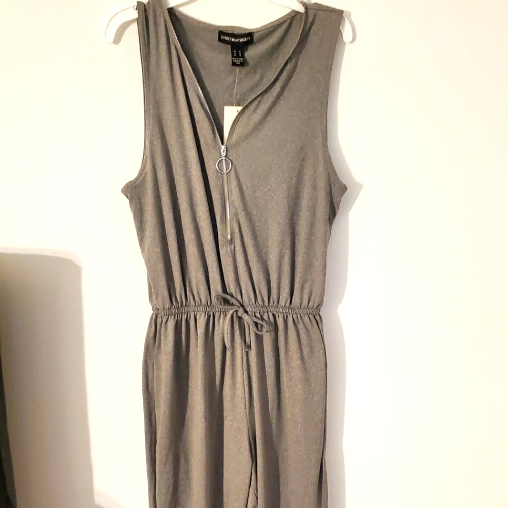 Jump suit